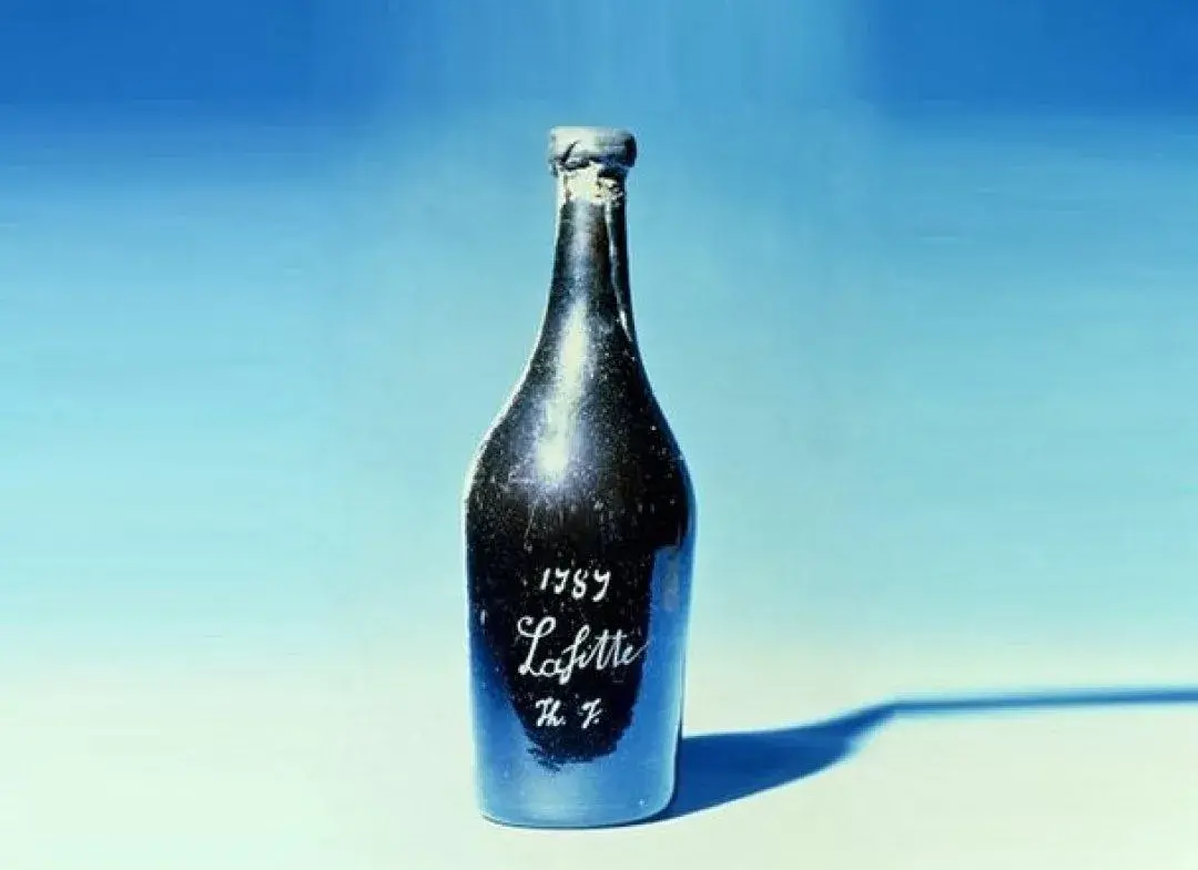 拉菲红酒1982年多少钱（正品82拉菲红酒市场报价）