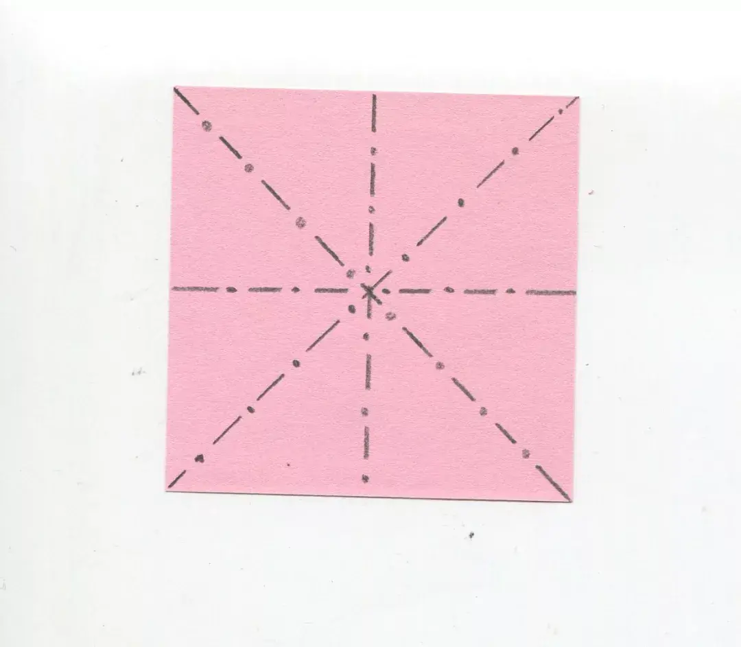 百合花折纸教程（百合花的折纸步骤教程配图详解）